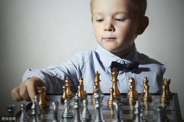 孩子幼儿园中班特别有数学天赋且好学，想多教一些知识，又担心三年级现象，怎么办？-第2张图片-亚星国际官网