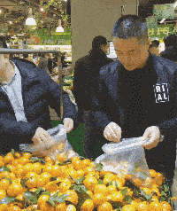 华为手机有推荐的吗
:爆笑推荐：家长没告诉你们睡觉玩手机是不对的吗？