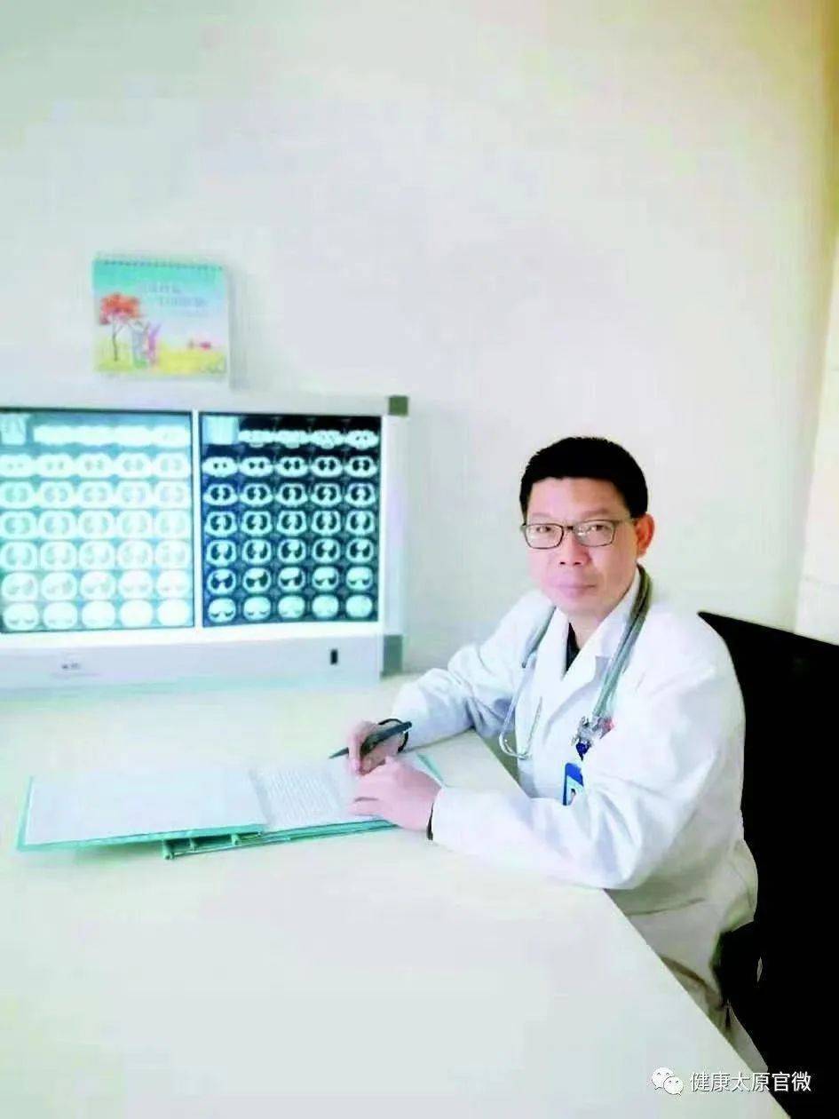 教老人用华为手机铃声
:用医者仁心坚守临床一线——记太原市人民医院呼吸科医生孟文凯