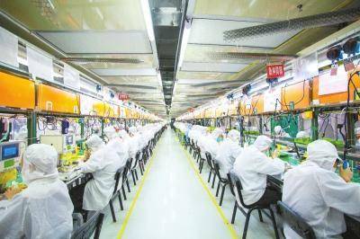 富士康做华为手机
:富士康节后复工率超95% 迎近几年来“最顶峰”