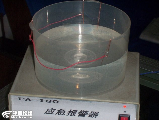 地震华为手机会报警吗
:[汶川地震]在这余震多发期，牛人自制了地震报警器，没想管用的很