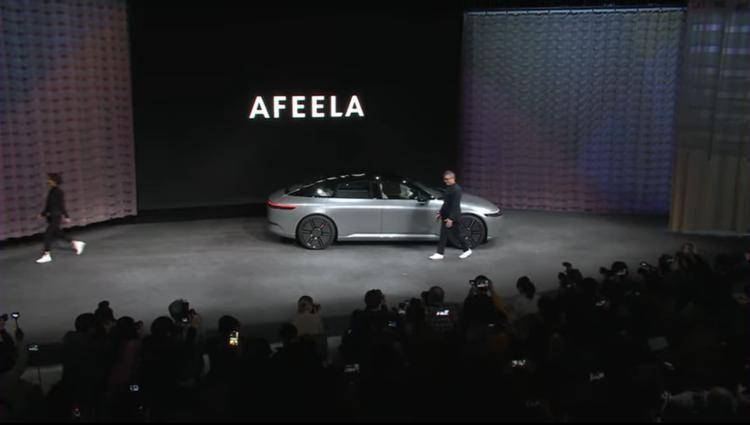 苹果笔记本刀锋版评测图:BMW i 数字情感交互概念车（Dee）亮相 CES2023-第2张图片-亚星国际官网
