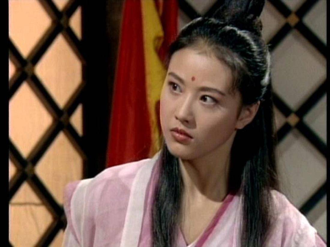 太空刑警3苹果版:野兽刑警不仅有男人的热血，还有大美女周海媚的热情如火