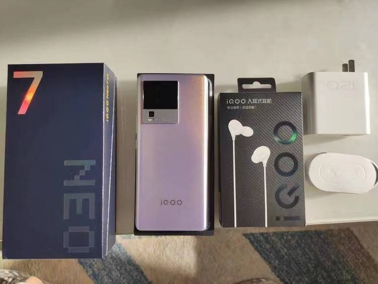 x90vivo手机:仅1729元！vivo这次有点“猛”，台积电4nm+五千毫安+OIS防抖