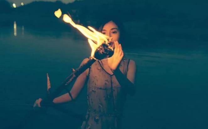 梦见手机丢了是什么意思:梦见和异性“呆在一起”是什么意思？男人女人都应该明白