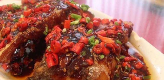 凹凸世界手机:精选美食：土豆蛋饼、碗汁拌鱼面、干香盐鱼、香汁狮子头的做法-第2张图片-亚星国际官网