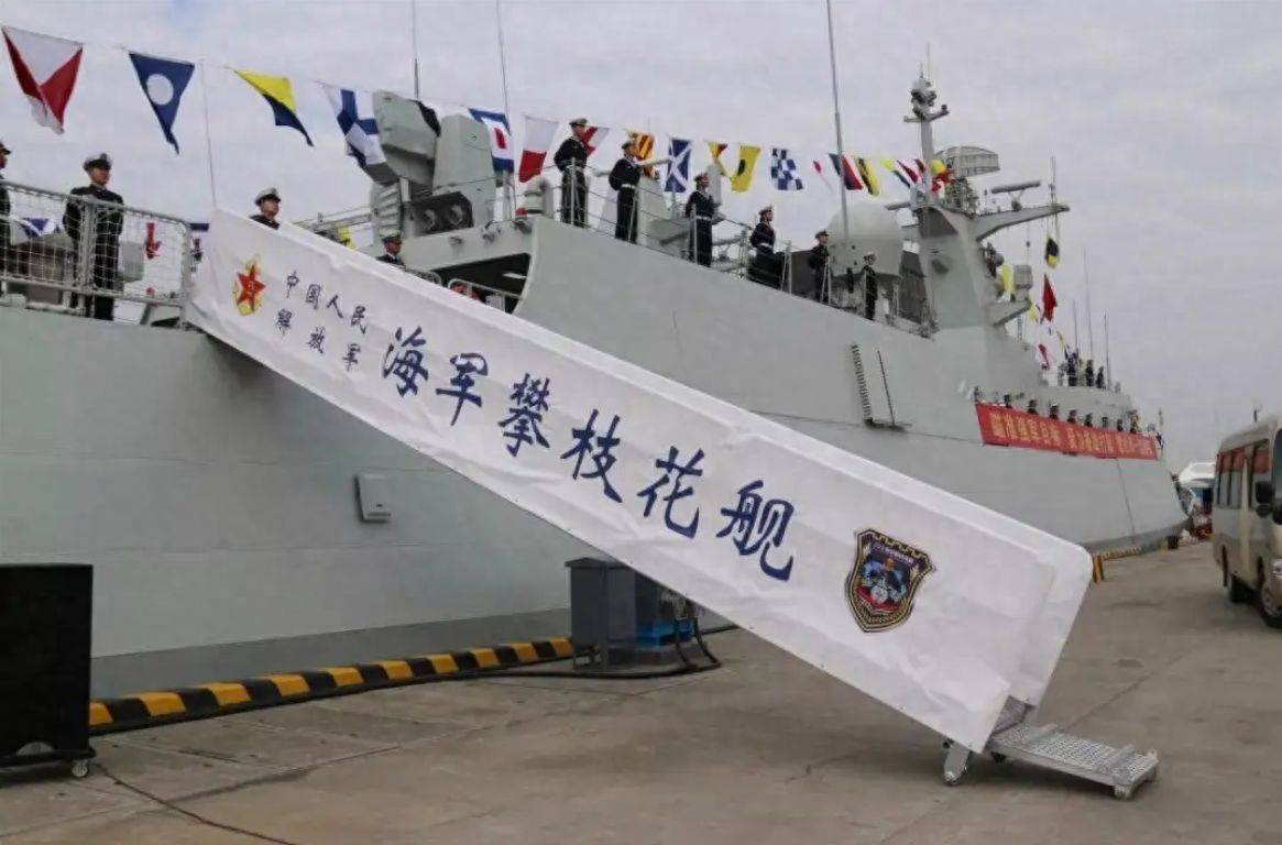 中业岛发生对峙，菲军嚣张喊话，我军舰艇现身，让菲律宾长长记性-第3张图片-亚星国际官网