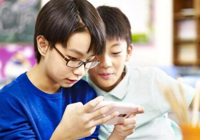 学生怎么用手机听新闻手机听新闻app哪个好