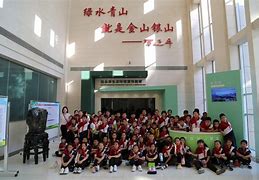 绿色童年孩子客户端童年无忌小男孩游泳图片